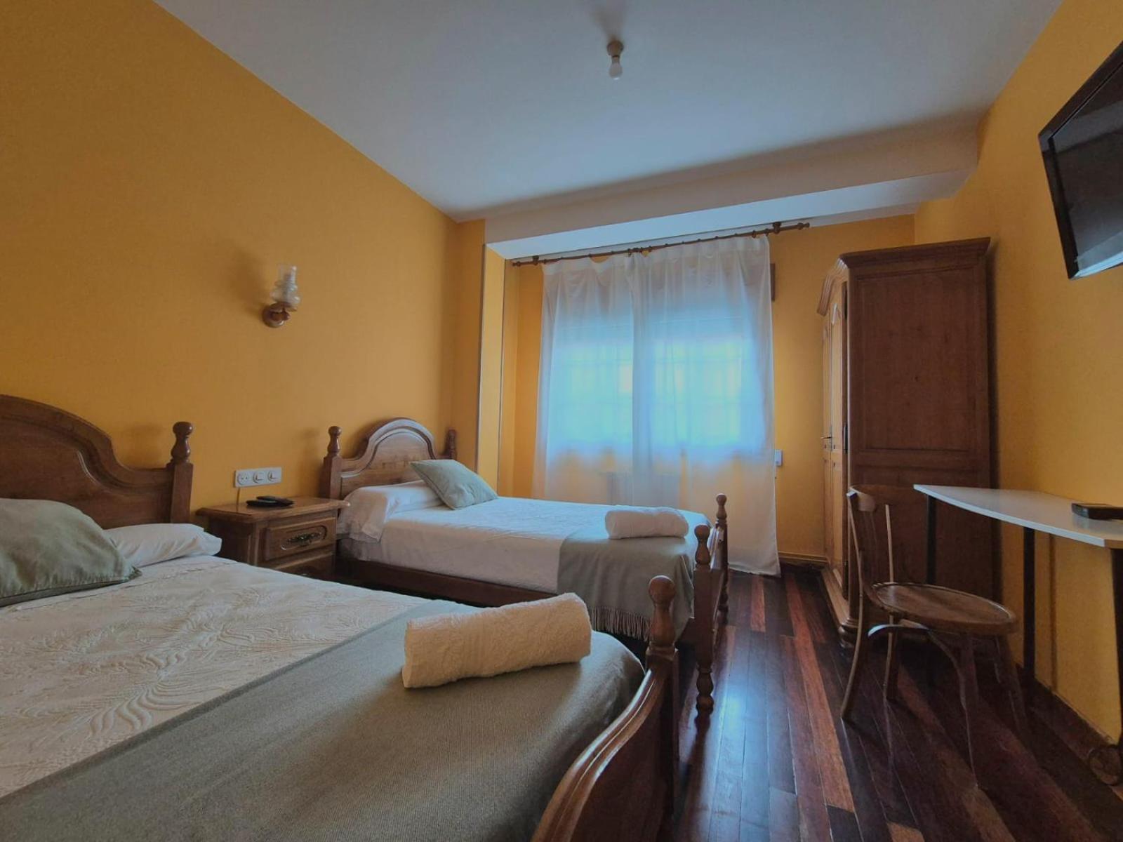Hostal Galicia Monforte De Lemos Exterior photo